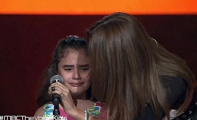 «The Voice Kids»: Κοριτσάκι από τη Συρία λυγίζει, όταν τραγουδά για την ειρήνη